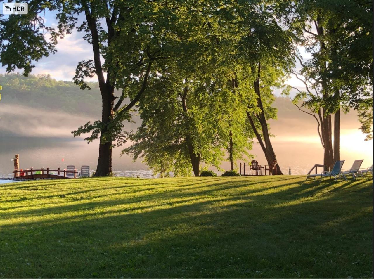 The Elms Waterfront Cottages Lake Luzerne ภายนอก รูปภาพ